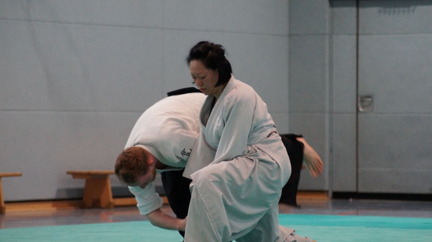 Aikido: Linh Bui Klement – Graduierung zum 1. Dan im TV Braunfels
